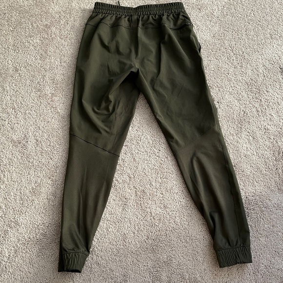 Lululemon License to Train Jogger / Size Medium - Picture 2 of 5